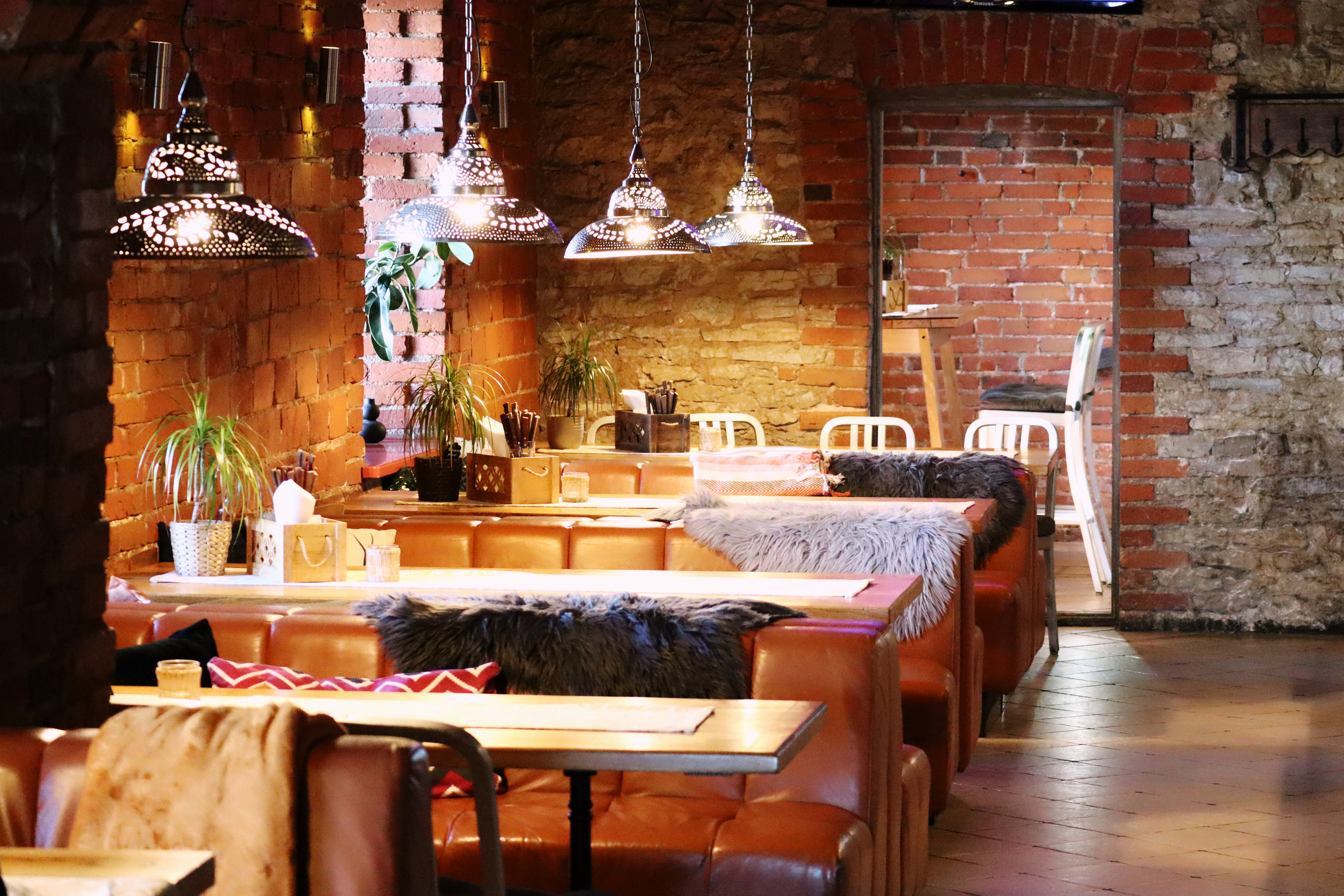 virma pubi hubased diivanid lampidega