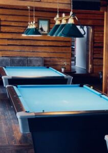 virma pubi piljardilauad ja lambid